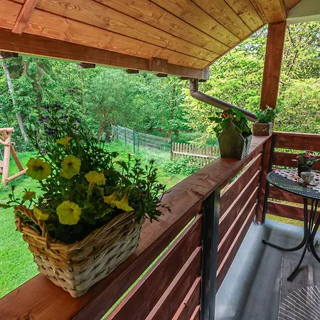 Domowe Zacisze W Nickulinie * 라이차